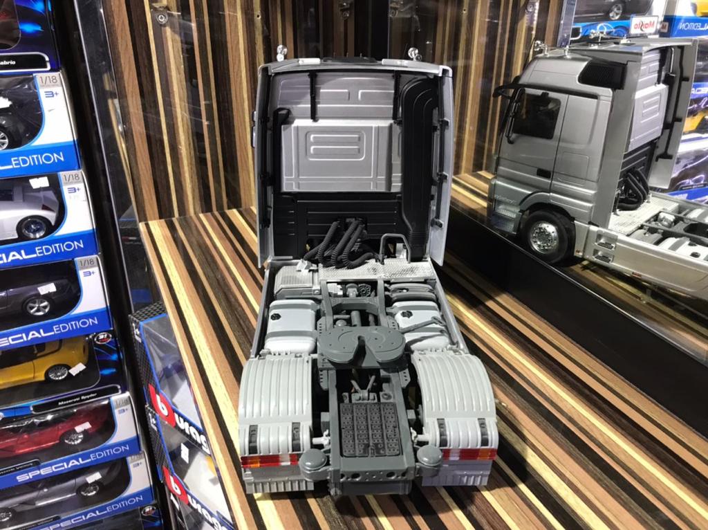 1/18 Diecast Miniature Mercedes-Benz Actros Silver Model Car