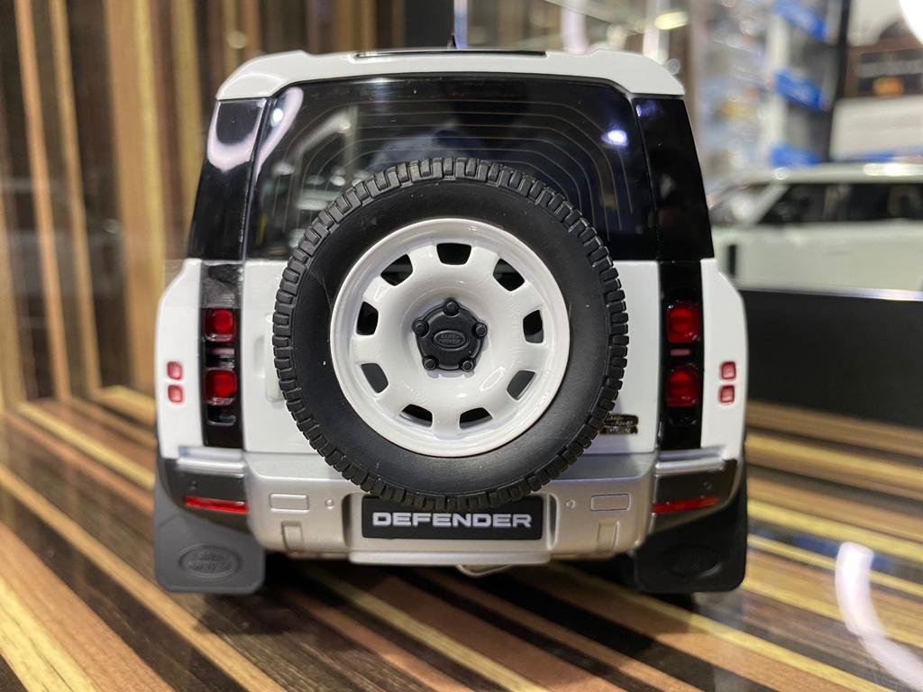 1/18 Diecast Land Rover Defender 110 White Almost Real Scale Model Car
