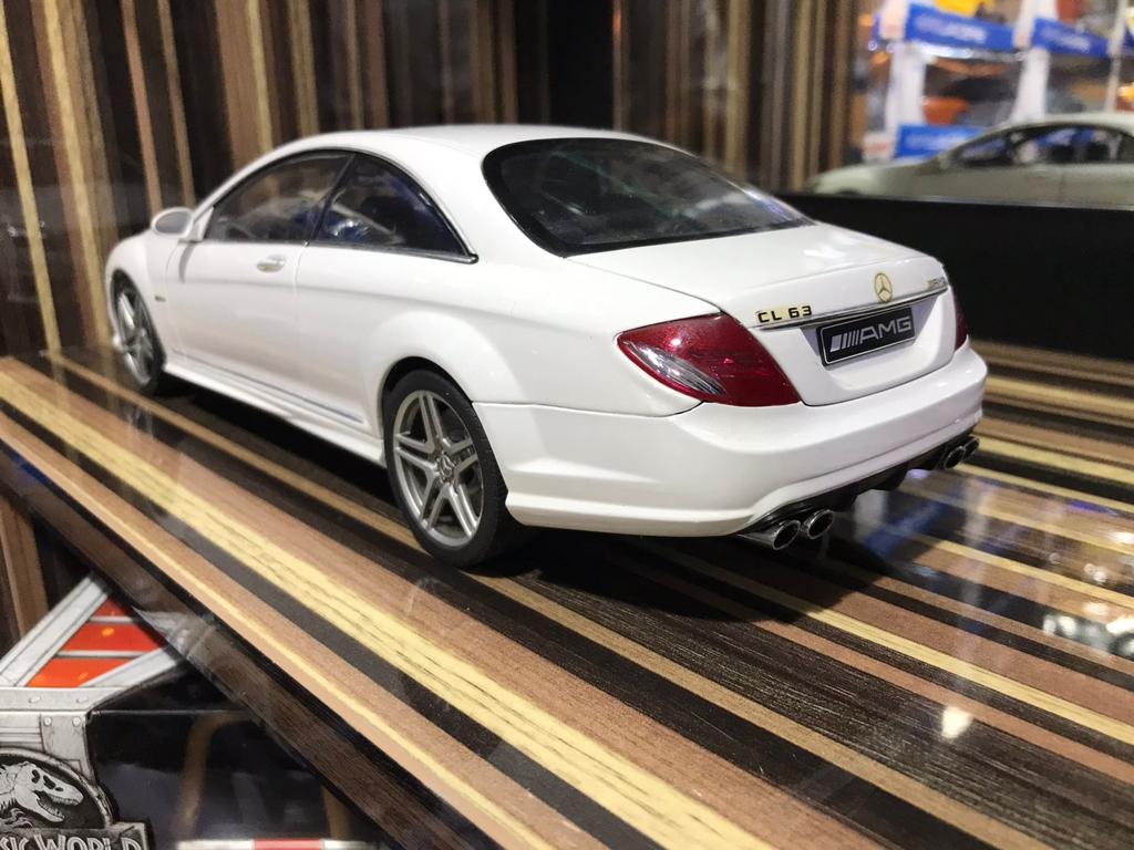 1/18 Diecast Mercedes-Benz CL63 AMG White AUTOart Scale Model Car