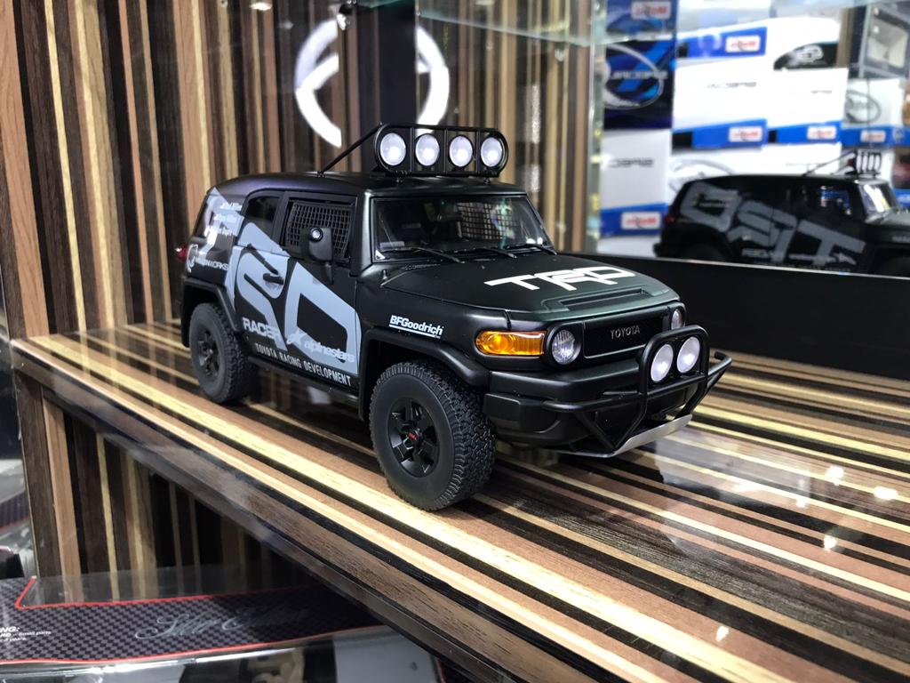 1/18 Diecast Toyota FJ Cruiser Black by AUTOart Scale Model Car