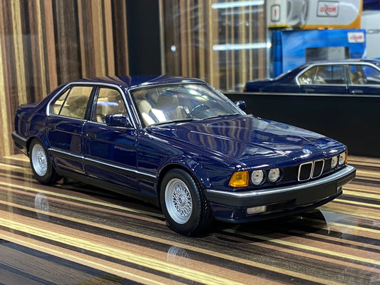 1/18 Diecast BMW E32 730i Blue Model car by Minichamps
