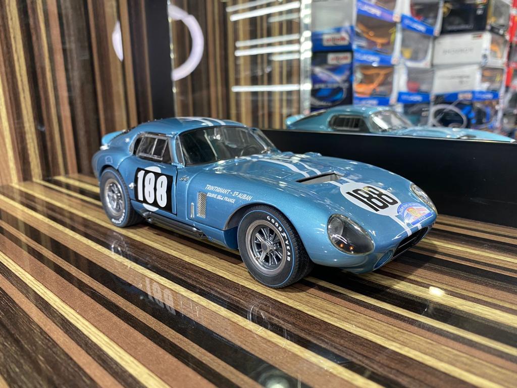 Figurine 1/18 Carroll Shelby Cobra Ford Vroom For Exoto Figurine 1/18 Carroll Shelby Cobra Ford Vroom For Exoto