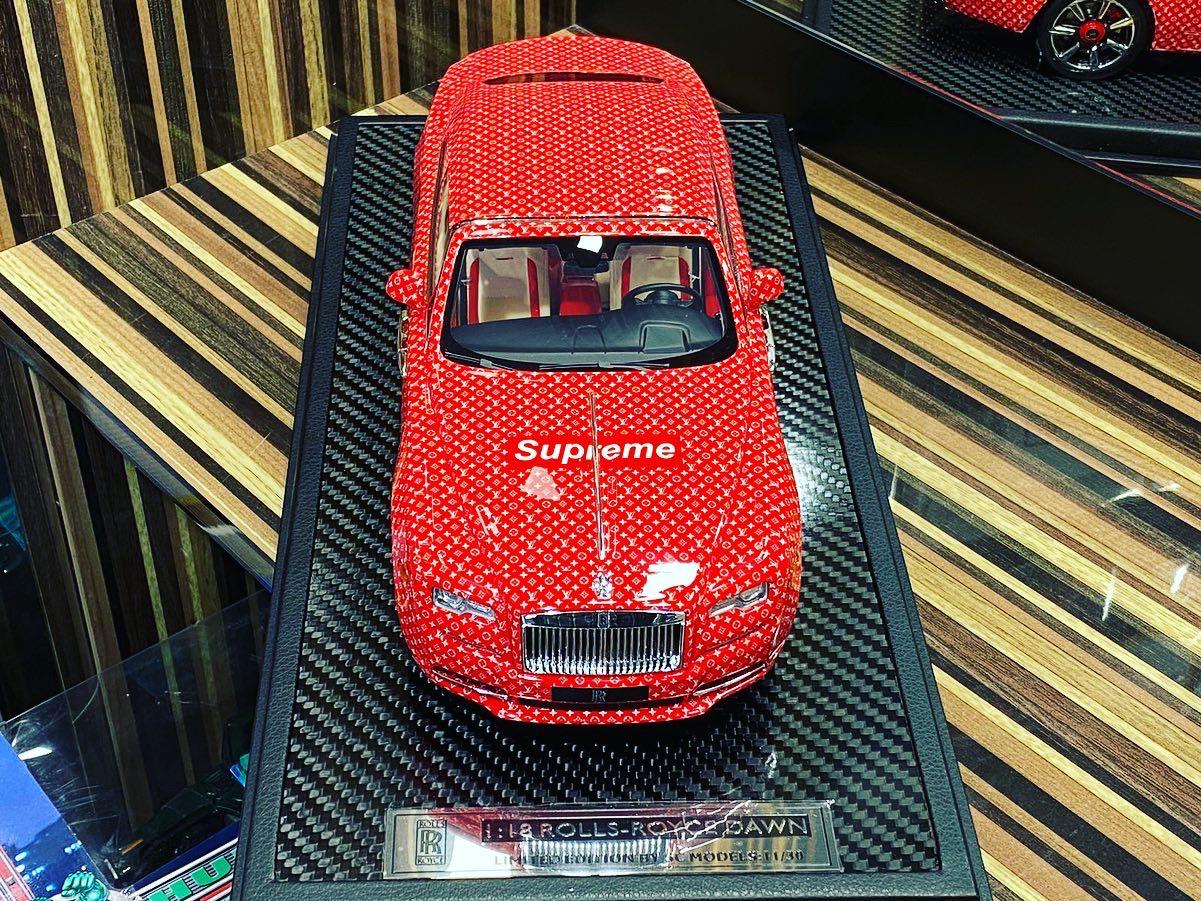 Rolls-Royce Dawn Supreme 1/18 Diecast Car by SC models