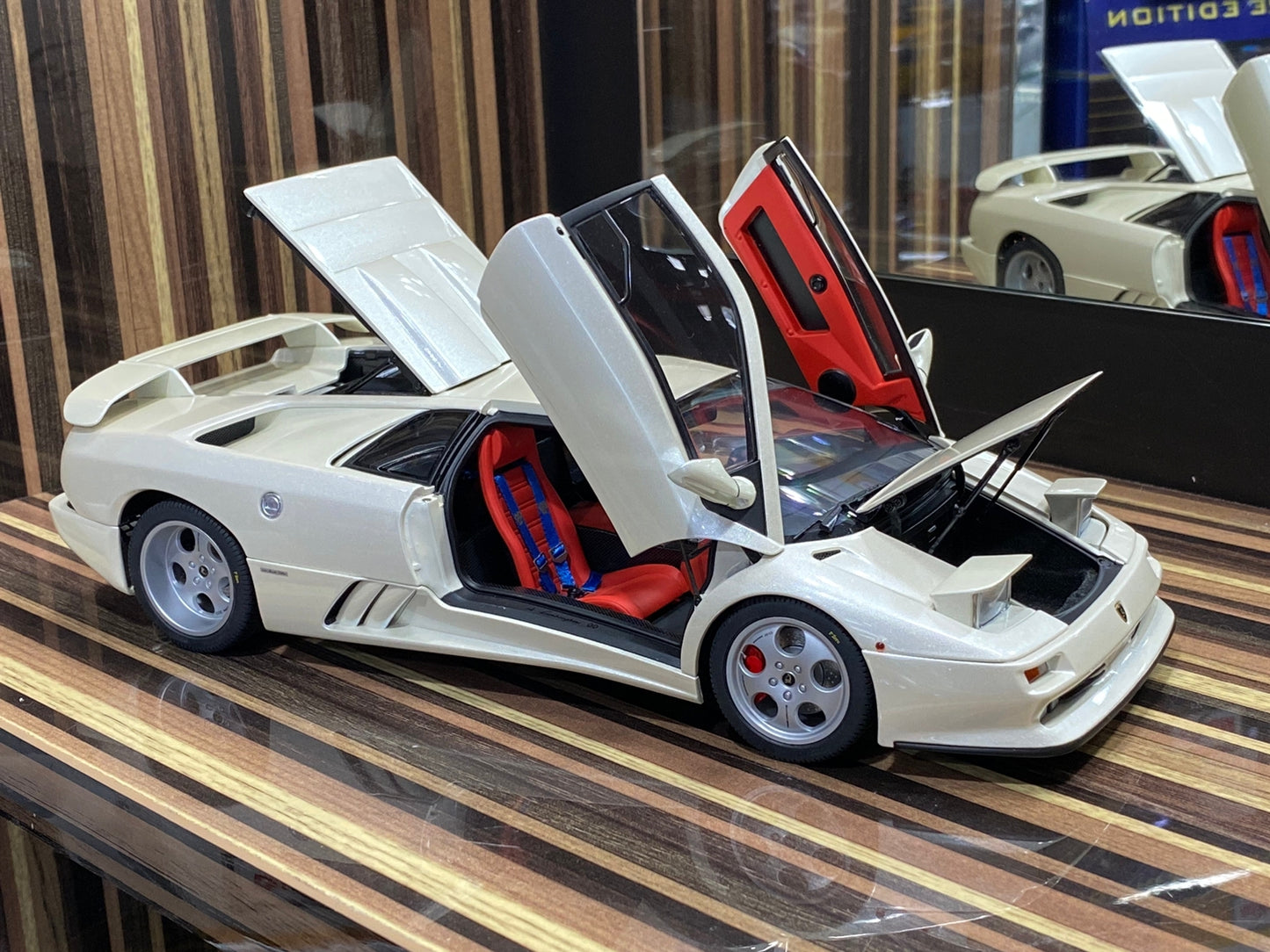 1/18 Diecast Lamborghini Diablo SE30 JOTA White AUTOart Scale Model Car