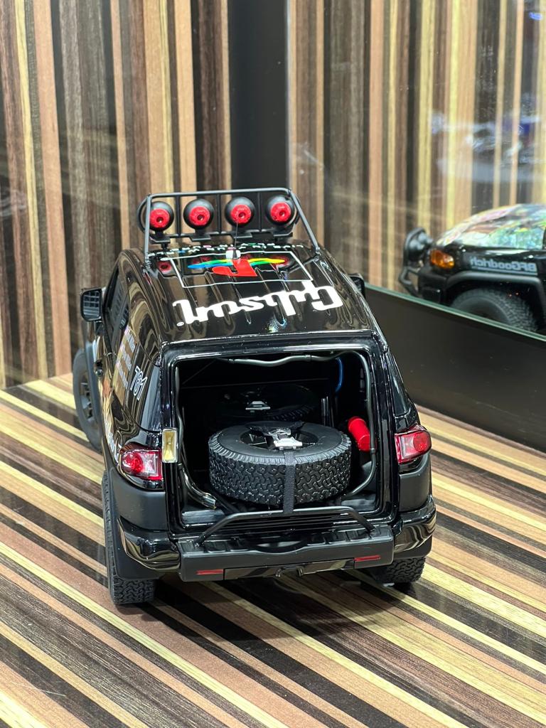 1/18 Diecast Toyota FJ Cruiser Black by AUTOart Scale Model Car