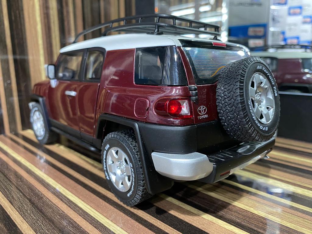 1/18 Diecast Toyota FJ Cruiser AUTOart Scale Model Car