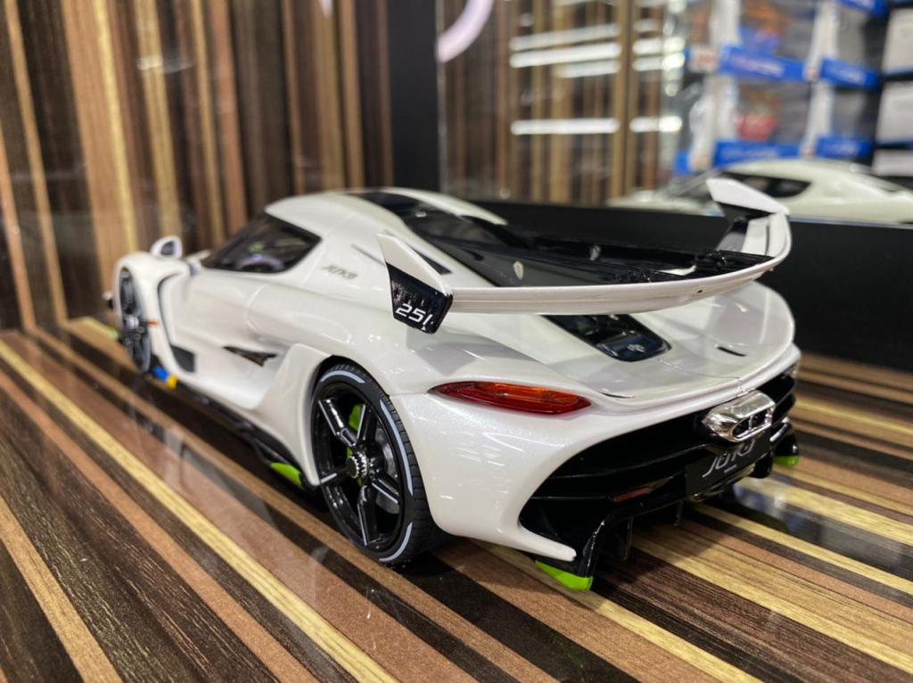 1/18 Diecast Koenigsegg Jesko GT Spirit White Scale Model Car