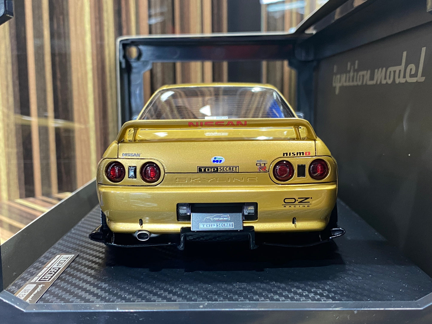 1/18 Diecast Nissan Skyline GT-R R32 Gold Ignition model Miniature Car