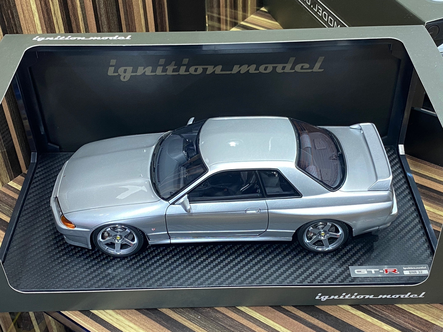 1/18 Diecast Nissan Skyline GT-R R32 Silver Ignition model Miniature Car