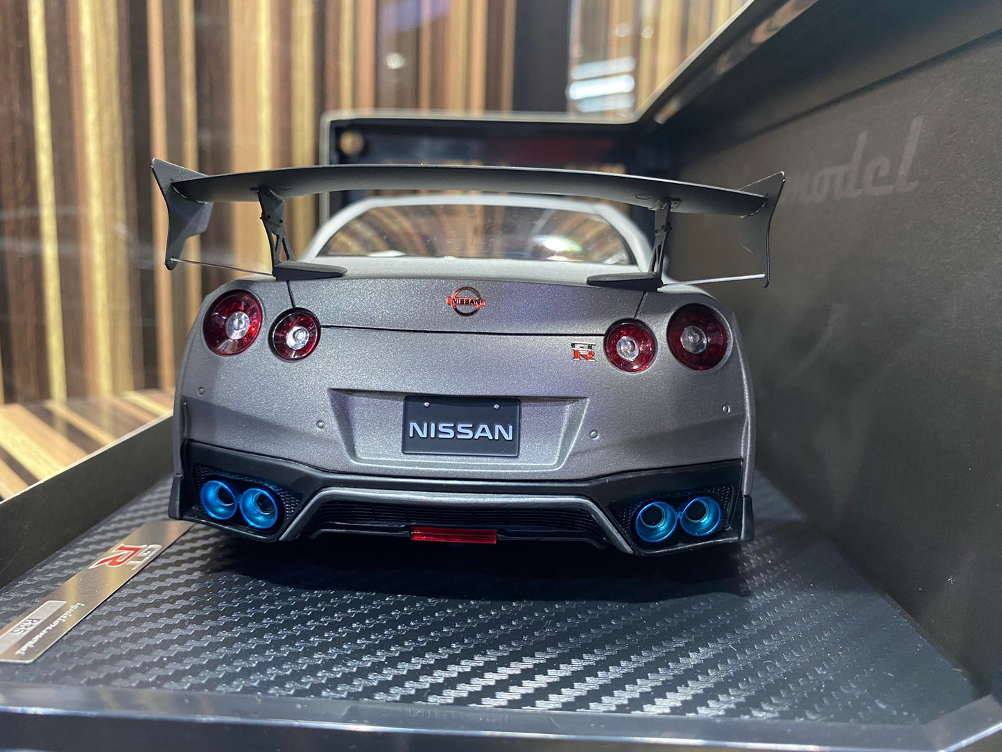 1/18 Diecast Nissan GT-R R35 Grey Ignition model Miniature Car