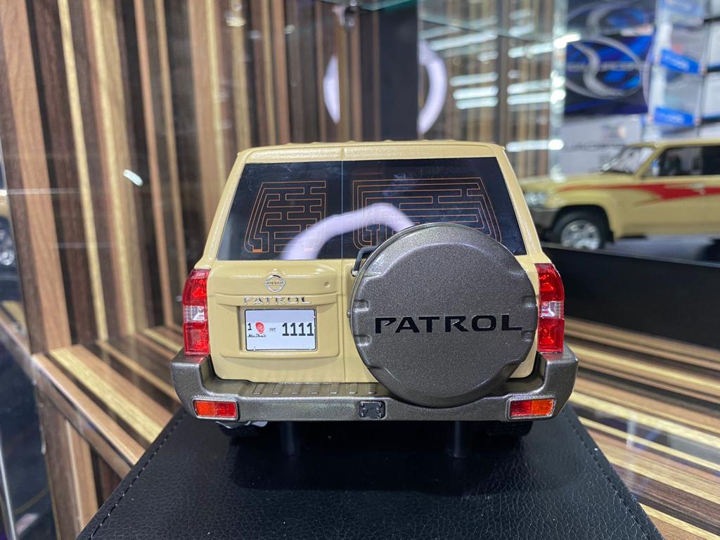 1/18 Diecast Nissan Patrol Safari Y61 IVY Models Scale Model Car