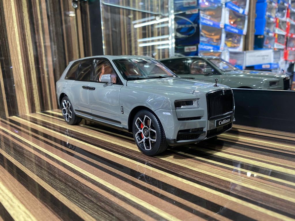 Rolls-Royce Cullinan Kyosho