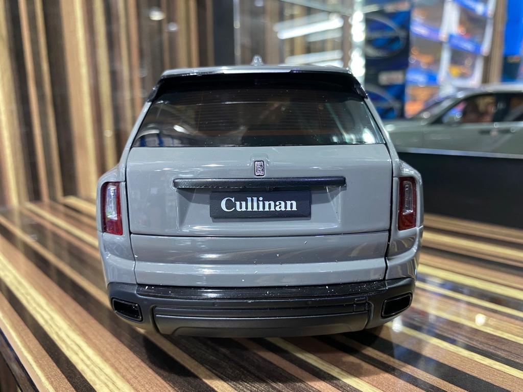 Rolls-Royce Cullinan Kyosho