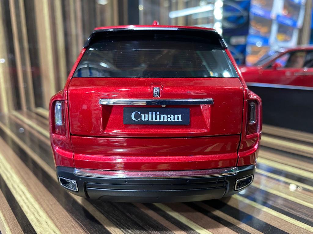 1/18 Diecast Rolls-Royce Cullinan Red Kyosho Scale Model Car