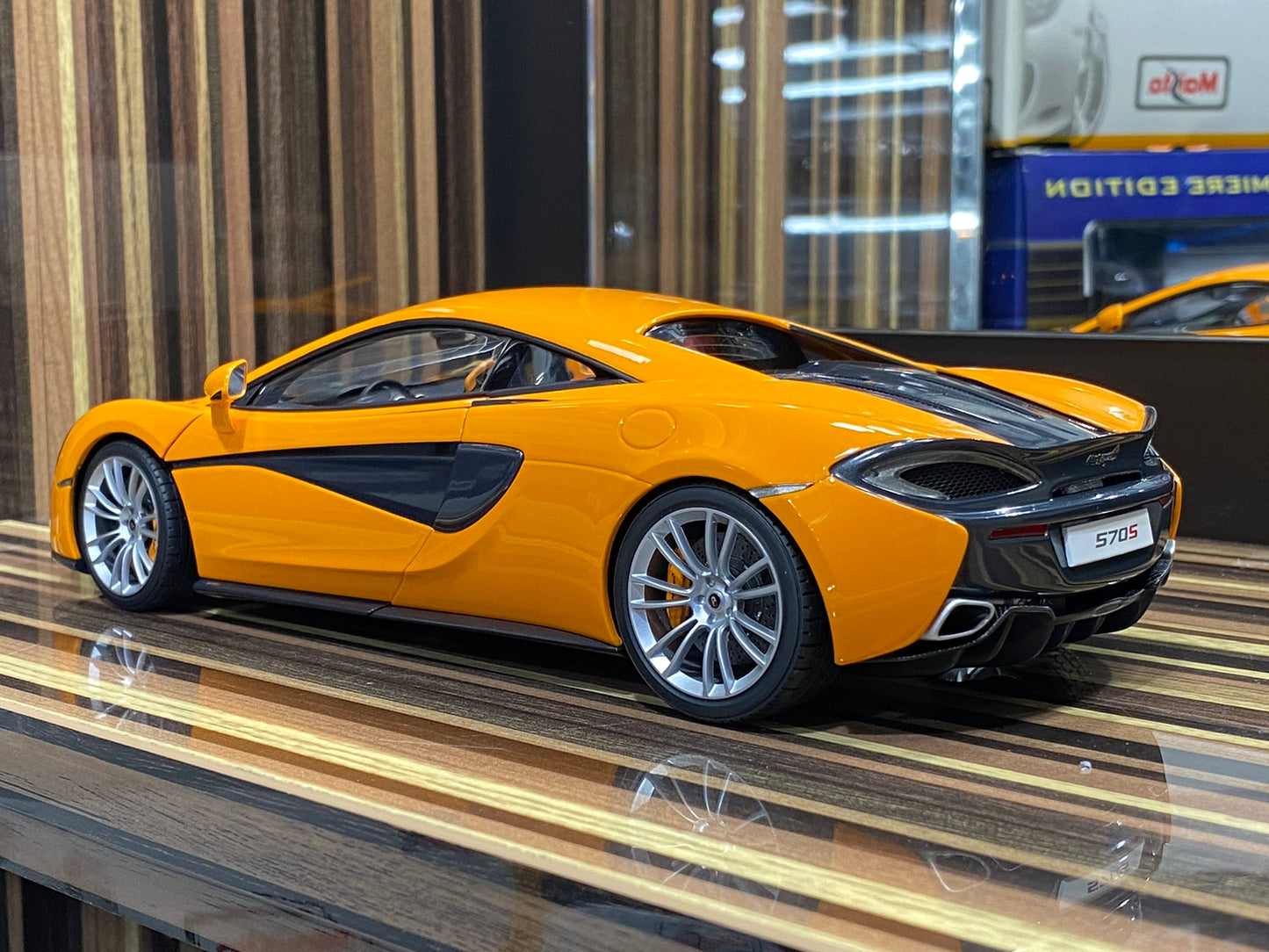 1/18 Diecast McLaren 570S Orange AUTOart Scale Model Car