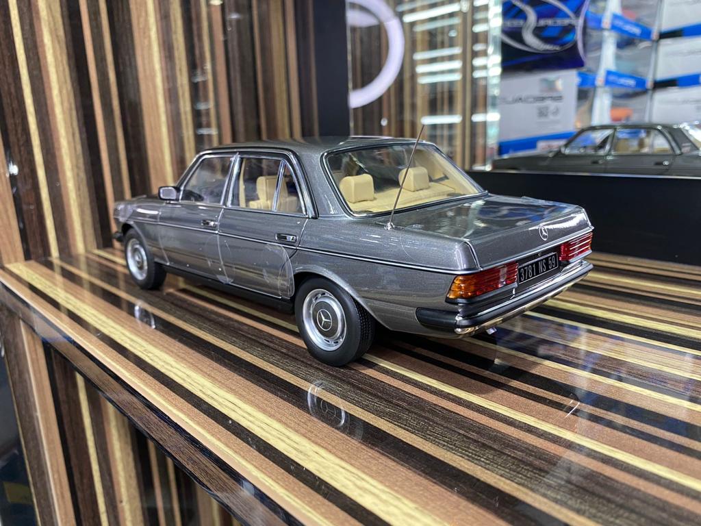 1/18 Diecast Mercedes-Benz 200 1982 Anthracite Norev Scale Model Car