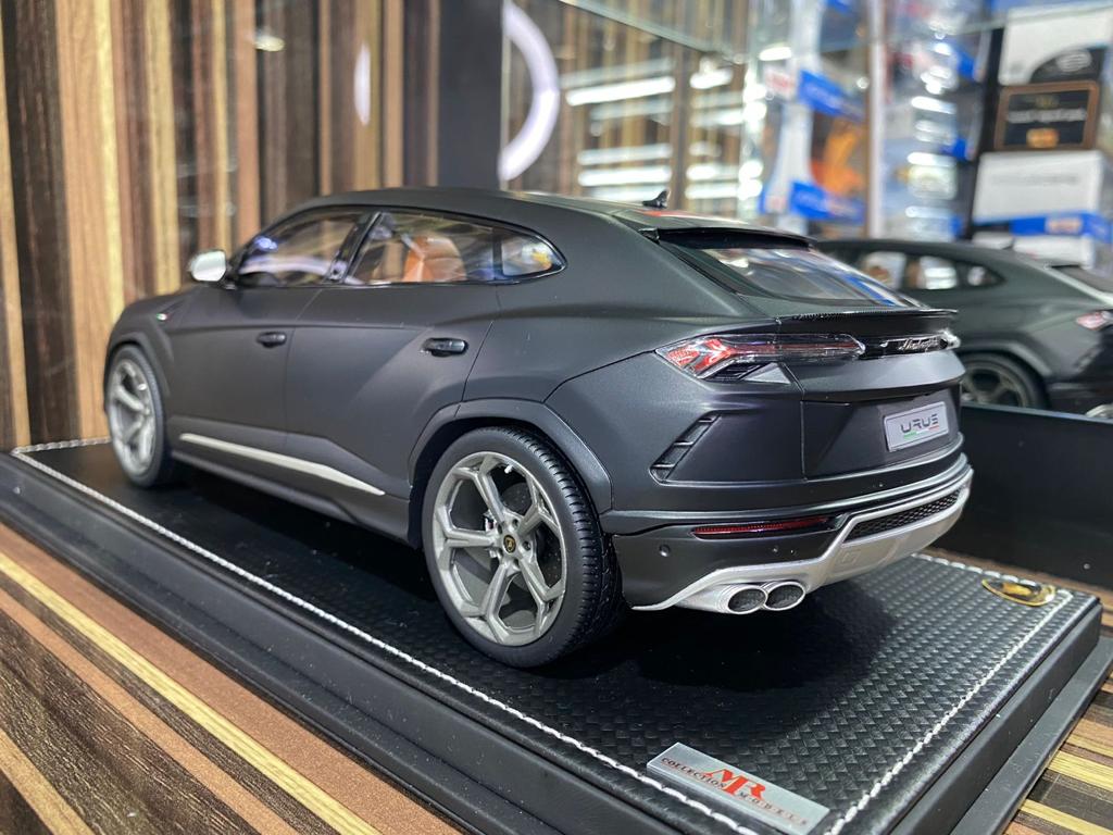 1/18 Resin Lamborghini Urus Black by MR