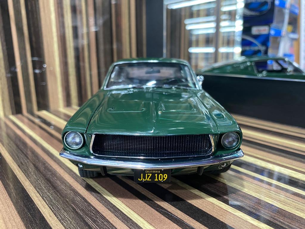 Ford Mustang AUTOart