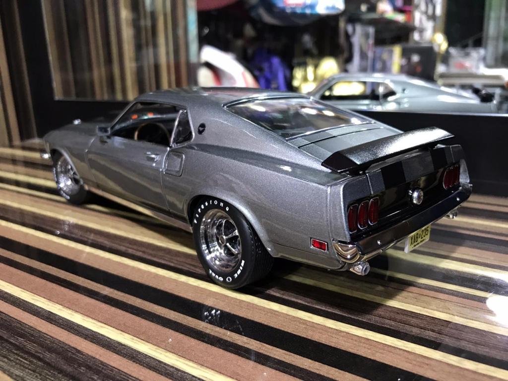 1/18 Diecast Ford Mustang Boss 429 Silver Model Car by Highway 64