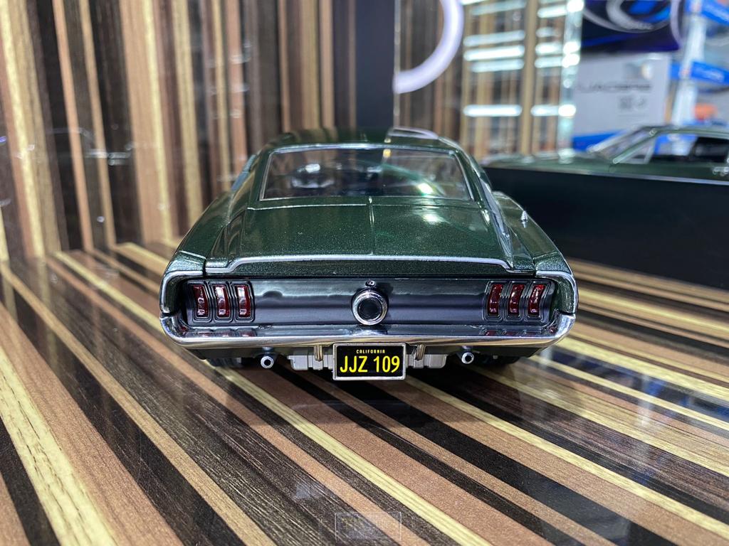 Ford Mustang Green Light