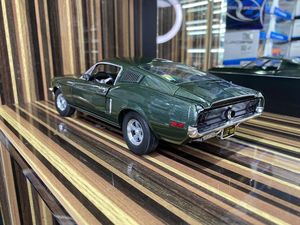 Ford Mustang Green Light