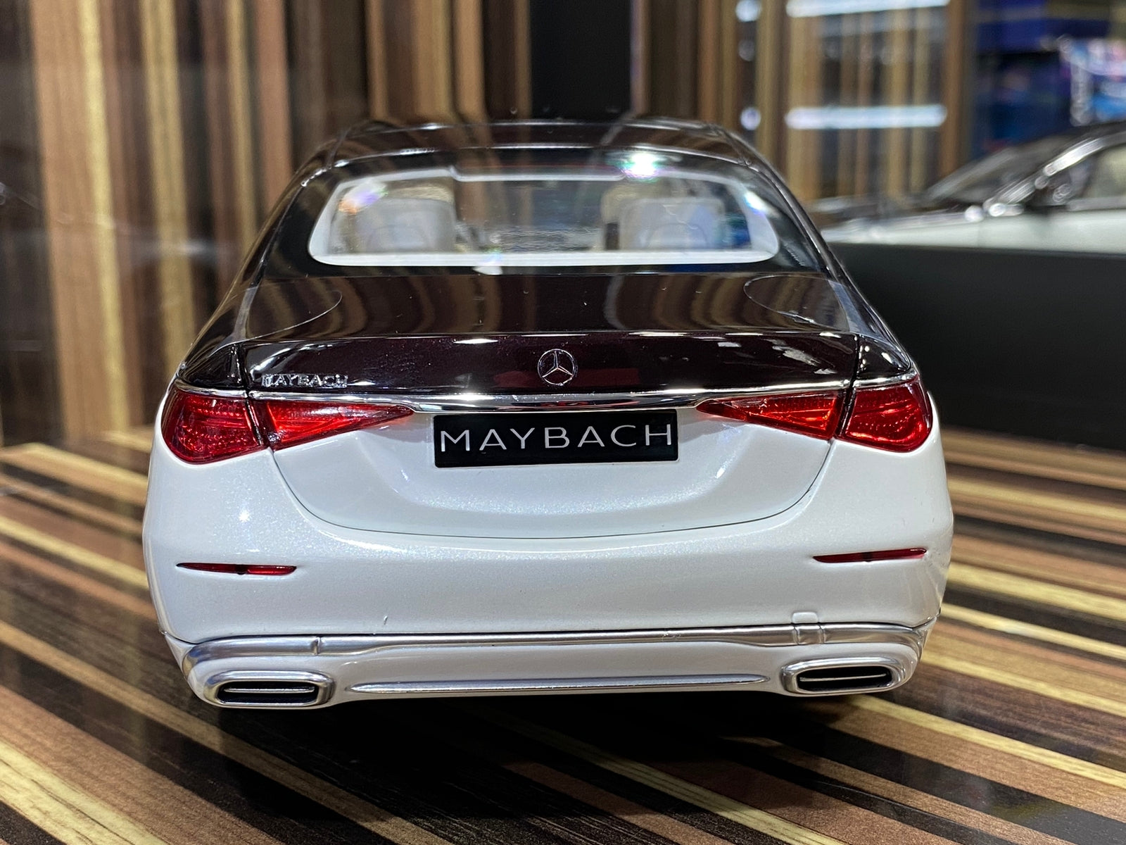 1/18 Diecast Mercedes-Maybach S-Class 2021 White & Brown Norev Scale Model Car