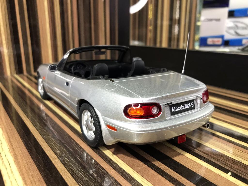 1/18 Resin Mazda MX-5 Silver Model Car by Otto
