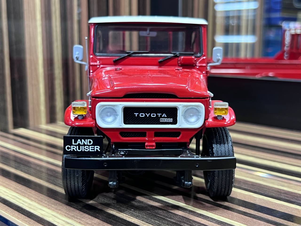 1/18 Diecast Toyota Land Cruiser 40 Pickup Red Kyosho Scale Model Car