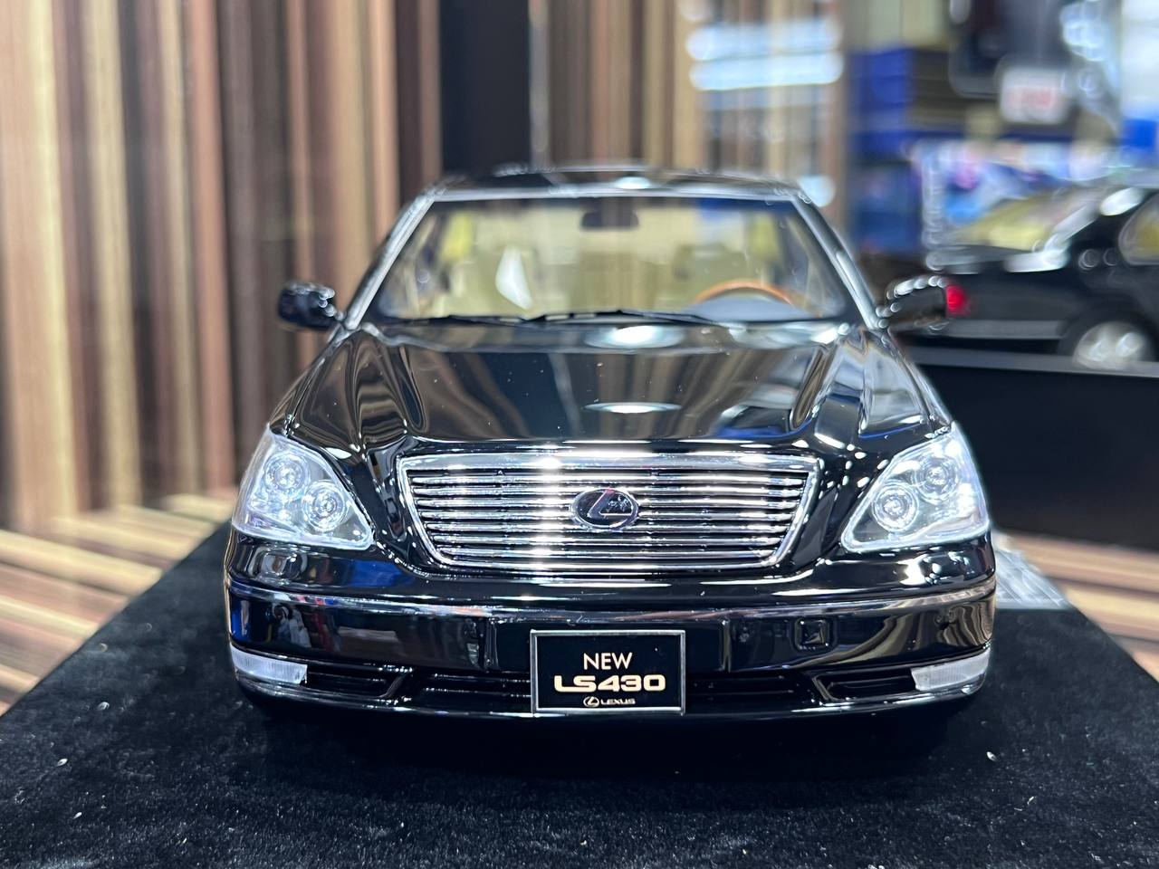 1/18 Diecast Lexus LS430 Black IVY Models Scale Model Car