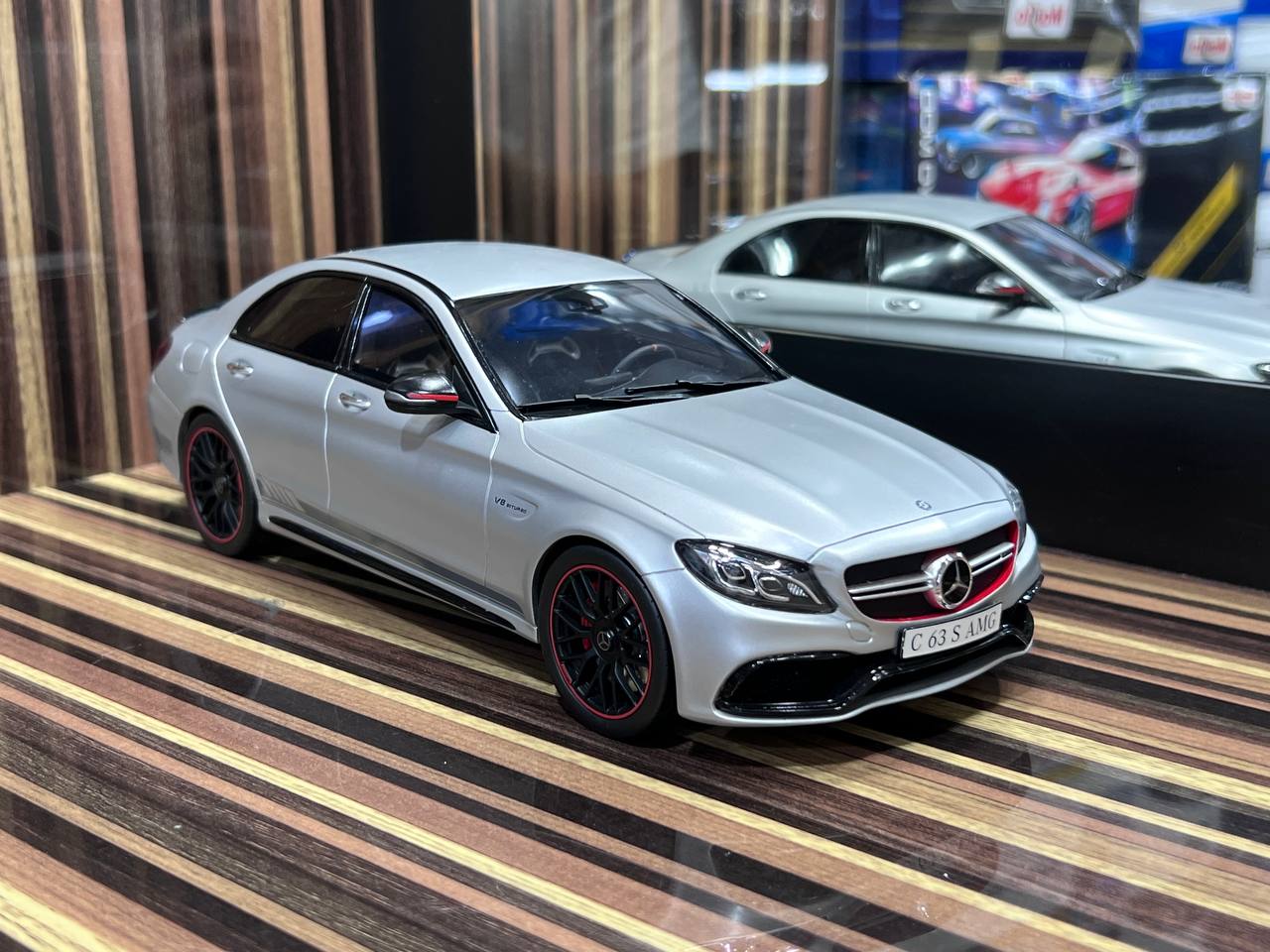 Mercedes C63 AMG 1/18 GT spirit - Collection Mercedes C63 AMG 1/18 GT spirit - Collection