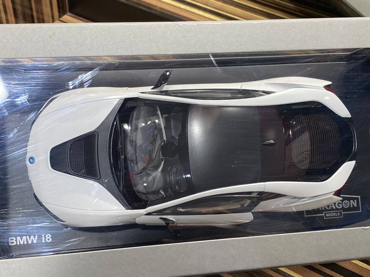 1/18 Diecast BMW I8 Whtie by Paragon Models