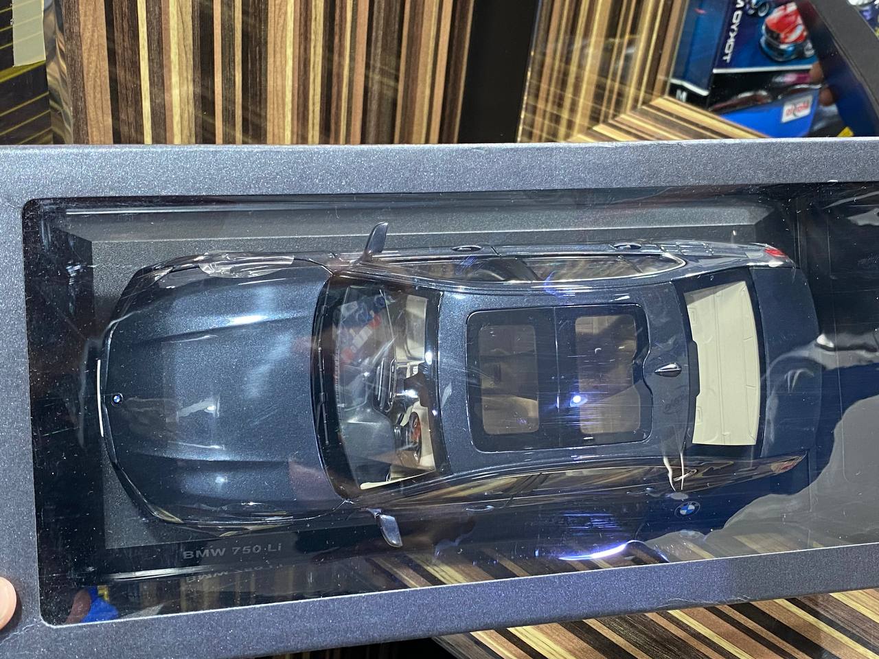 1/18 Diecast BMW 750Li Dark Grey by Paragon Models