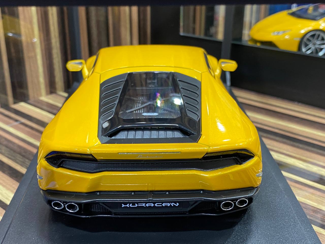 1/18 Diecast Lamborghini Huracan LP 610-4 Yellow Kyosho Scale Model Car