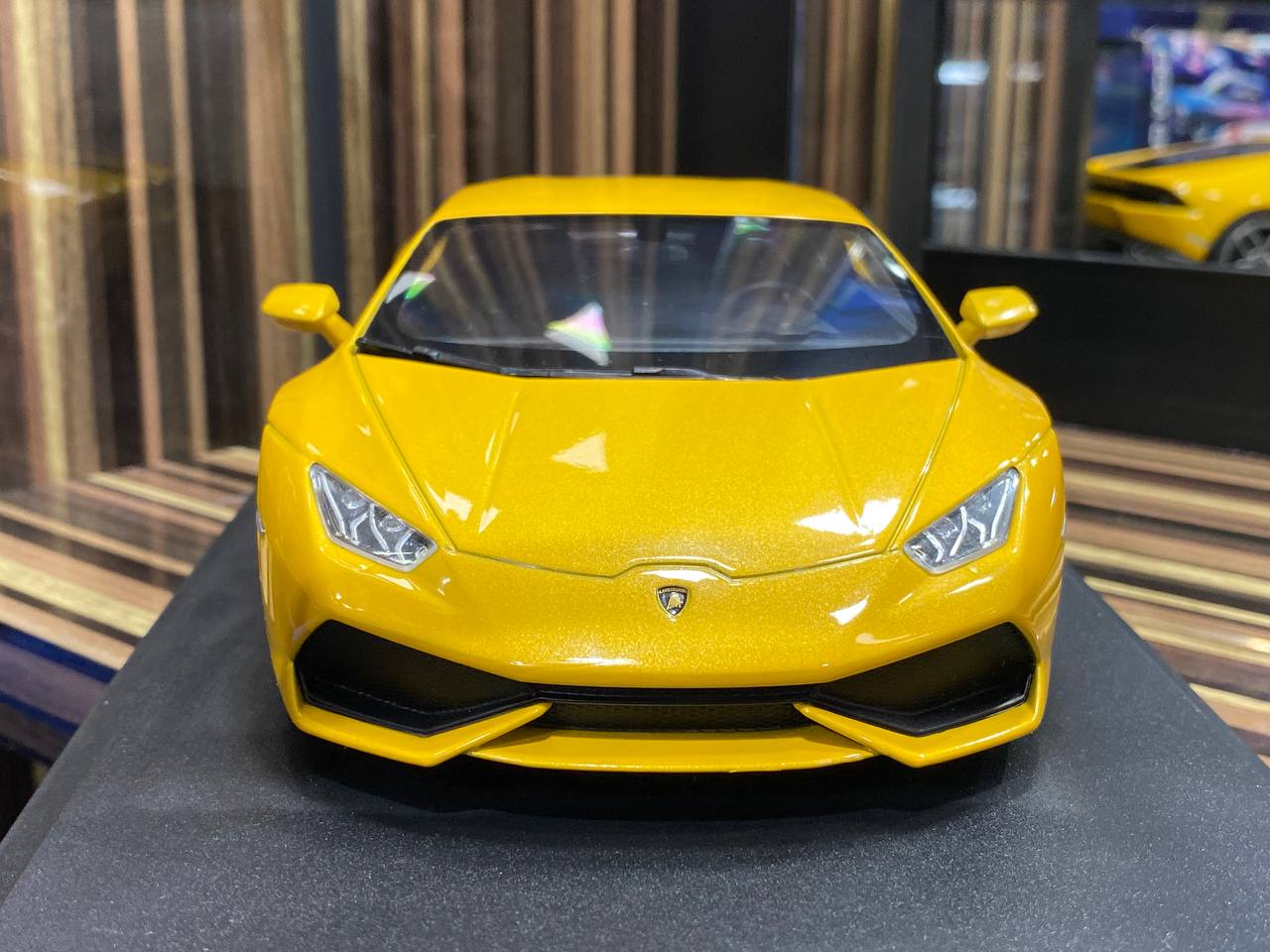 1/18 Diecast Lamborghini Huracan LP 610-4 Yellow Kyosho Scale Model Car