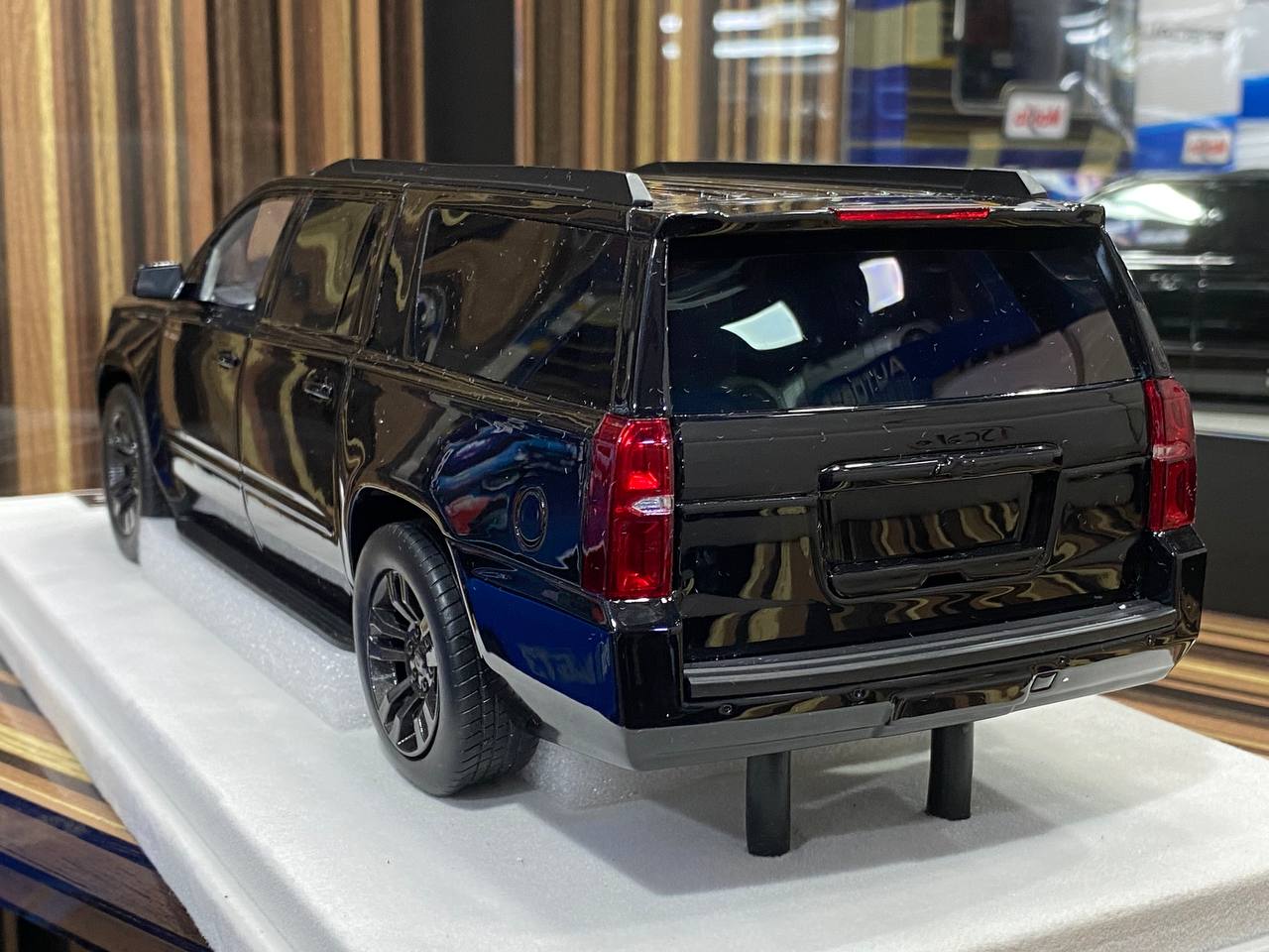 1/18 Resin Chevrolet Suburban Tahoe Black Model Car by V-A
