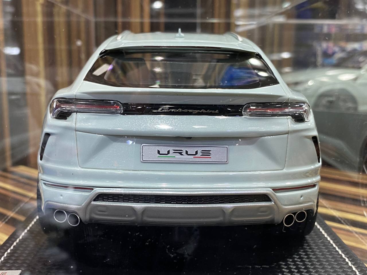 1/18 Resin Lamborghini Urus White by MR