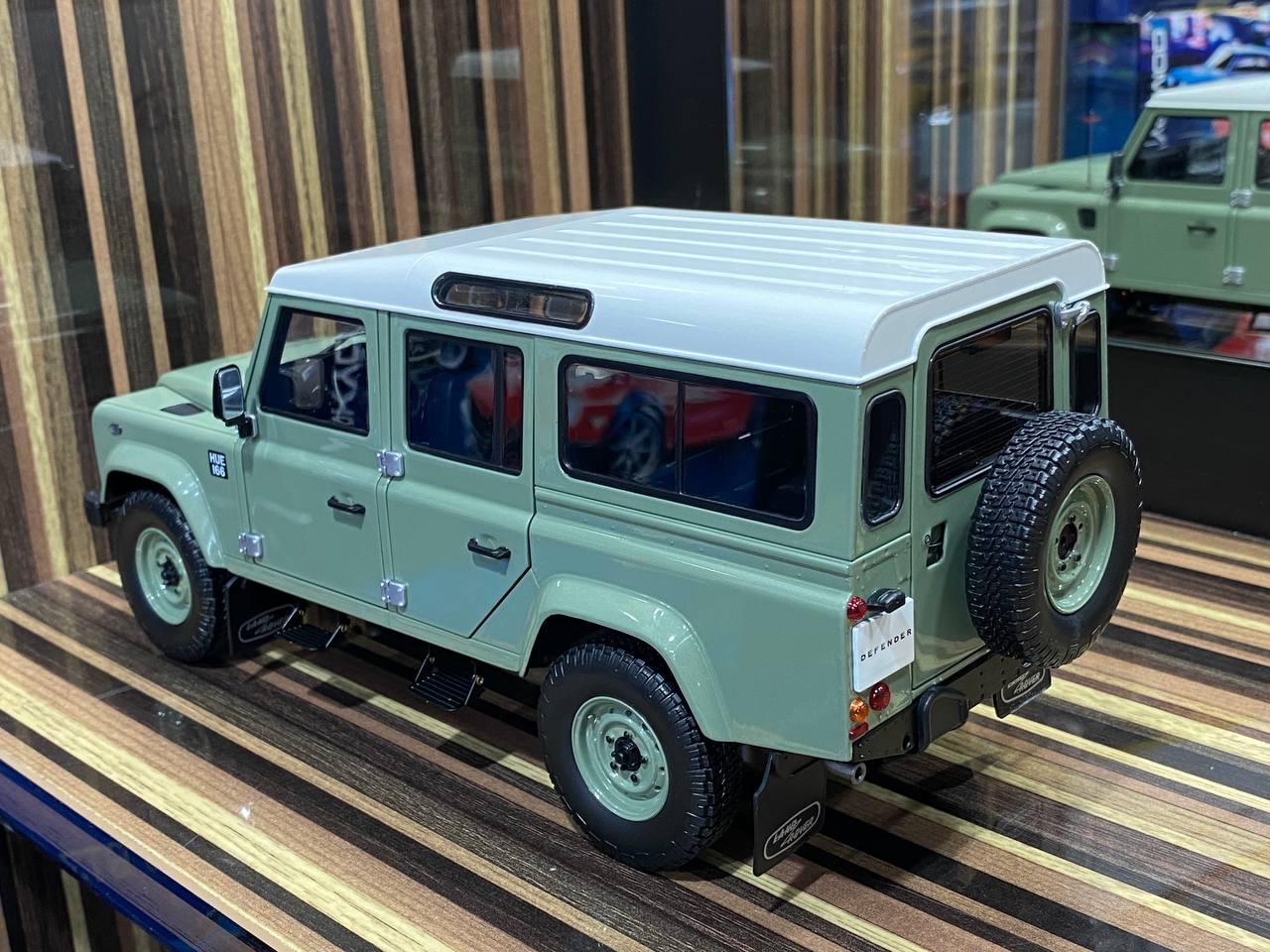 1/18 Diecast Land Rover Defender 110 Heritage Green Almost Real Scale Model Car