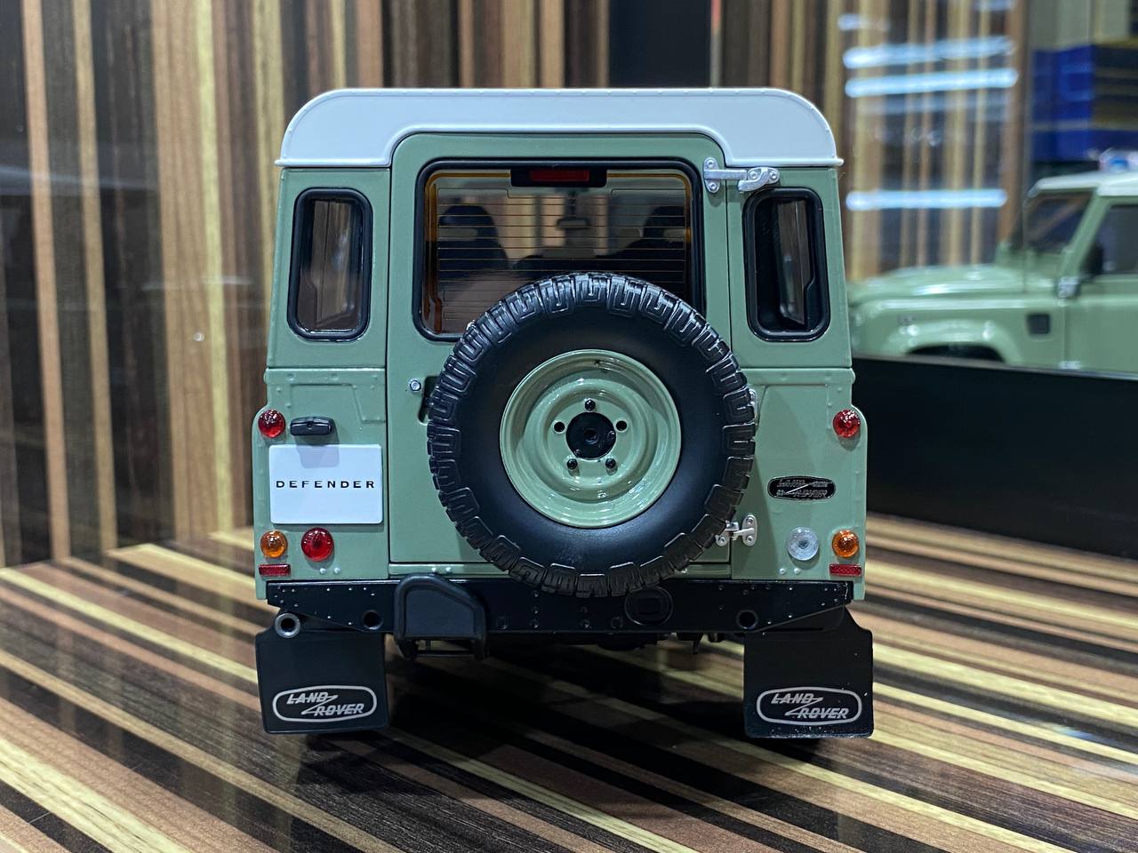 1/18 Diecast Land Rover Defender 110 Heritage Green Almost Real Scale Model Car