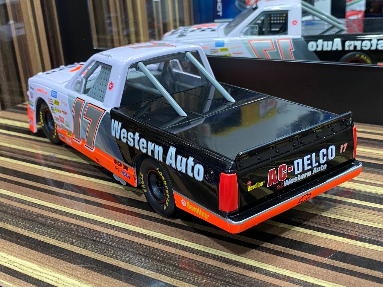 1/18 Diecast Chevrolet Nascar White/Orange & Black by American Muscle