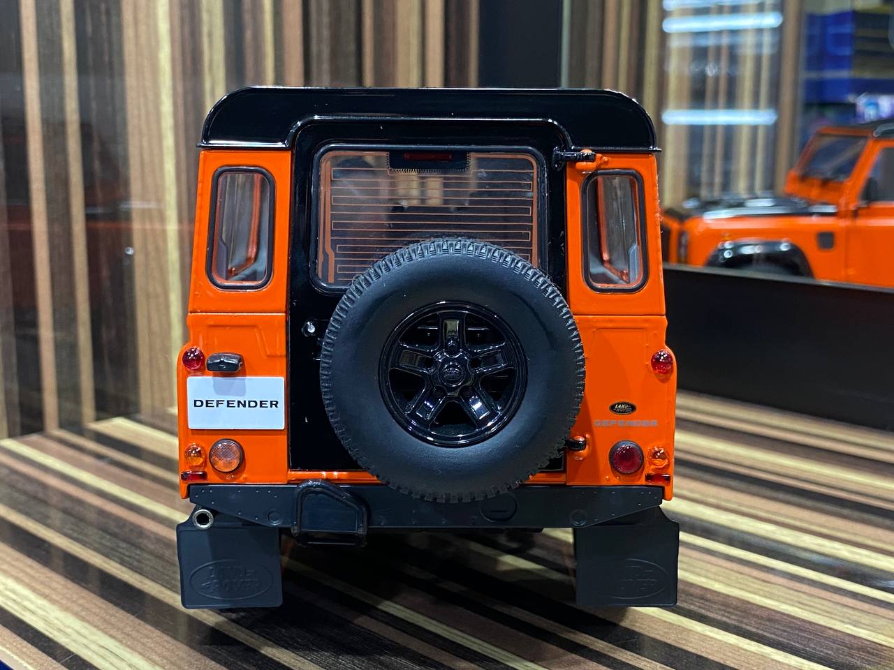 1/18 Diecast Land Rover Defender 110 Orange Century Dragon Scale Model Car