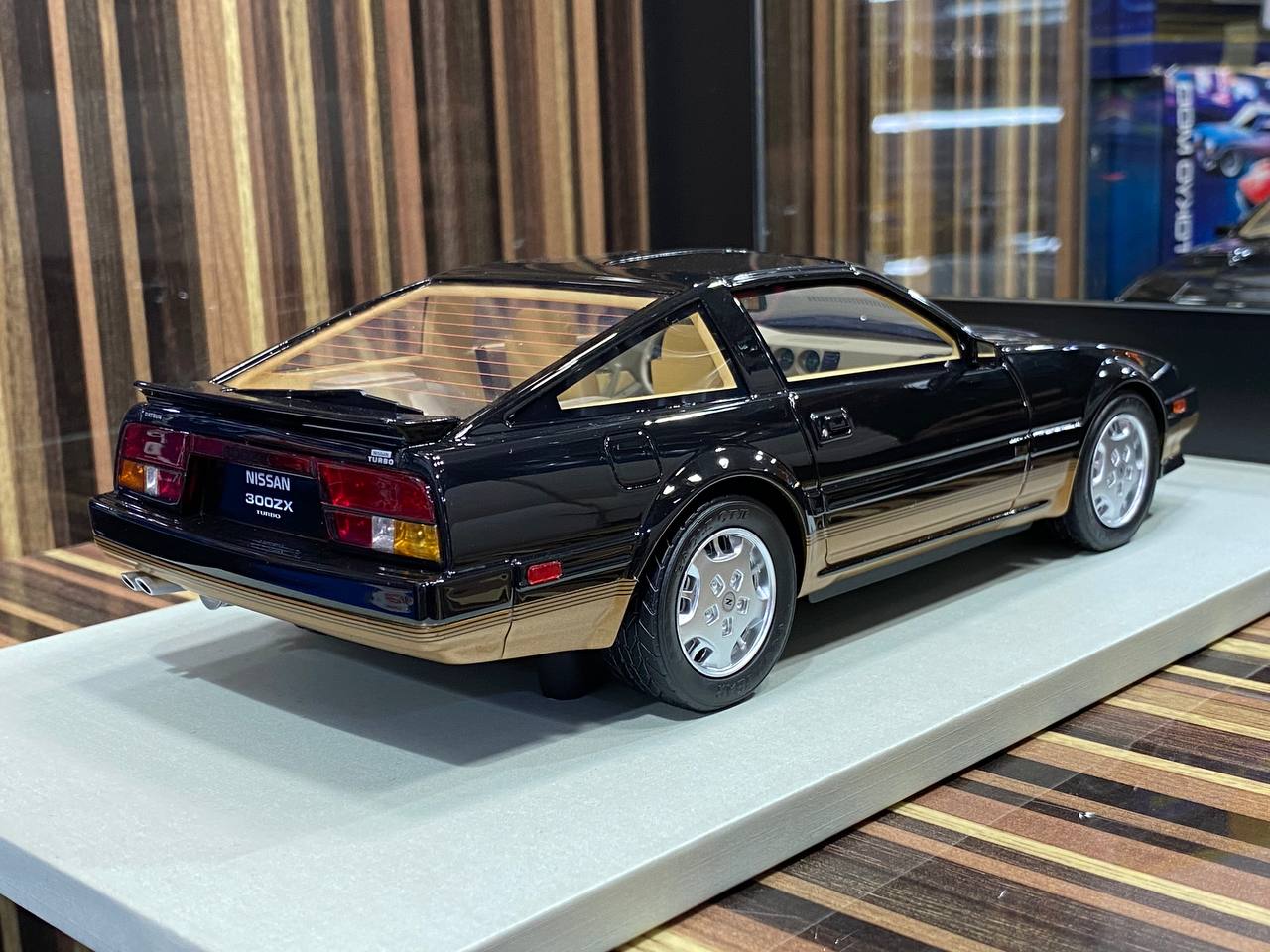 1/18 Diecast Nissan 300 ZX Turbo LCD Scale Model Car