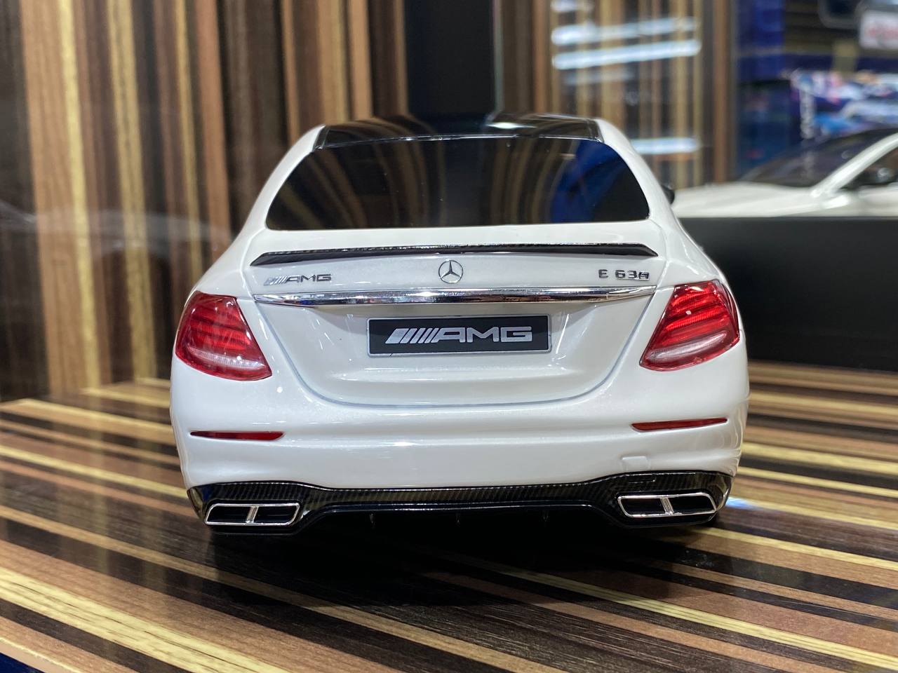 1/18 Diecast Mercedes-Benz AMG E63 S White GT Spirit Scale Model Car