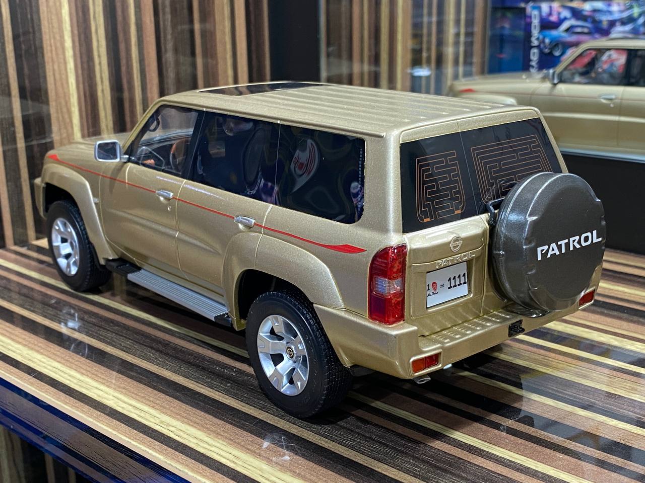 1/18 Diecast Nissan Patrol Safari Y61 IVY Models Scale Model Car