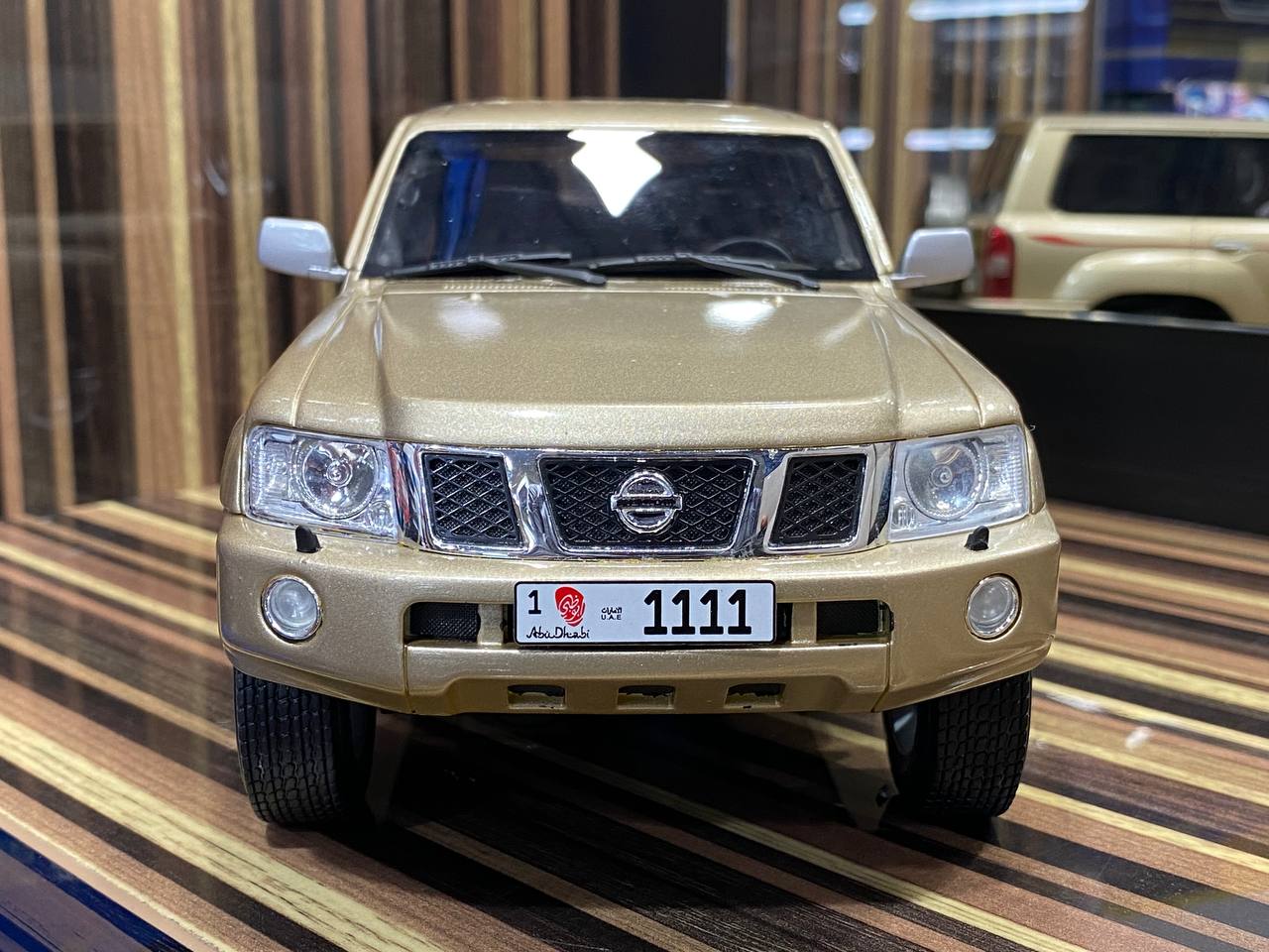 1/18 Diecast Nissan Patrol Safari Y61 IVY Models Scale Model Car