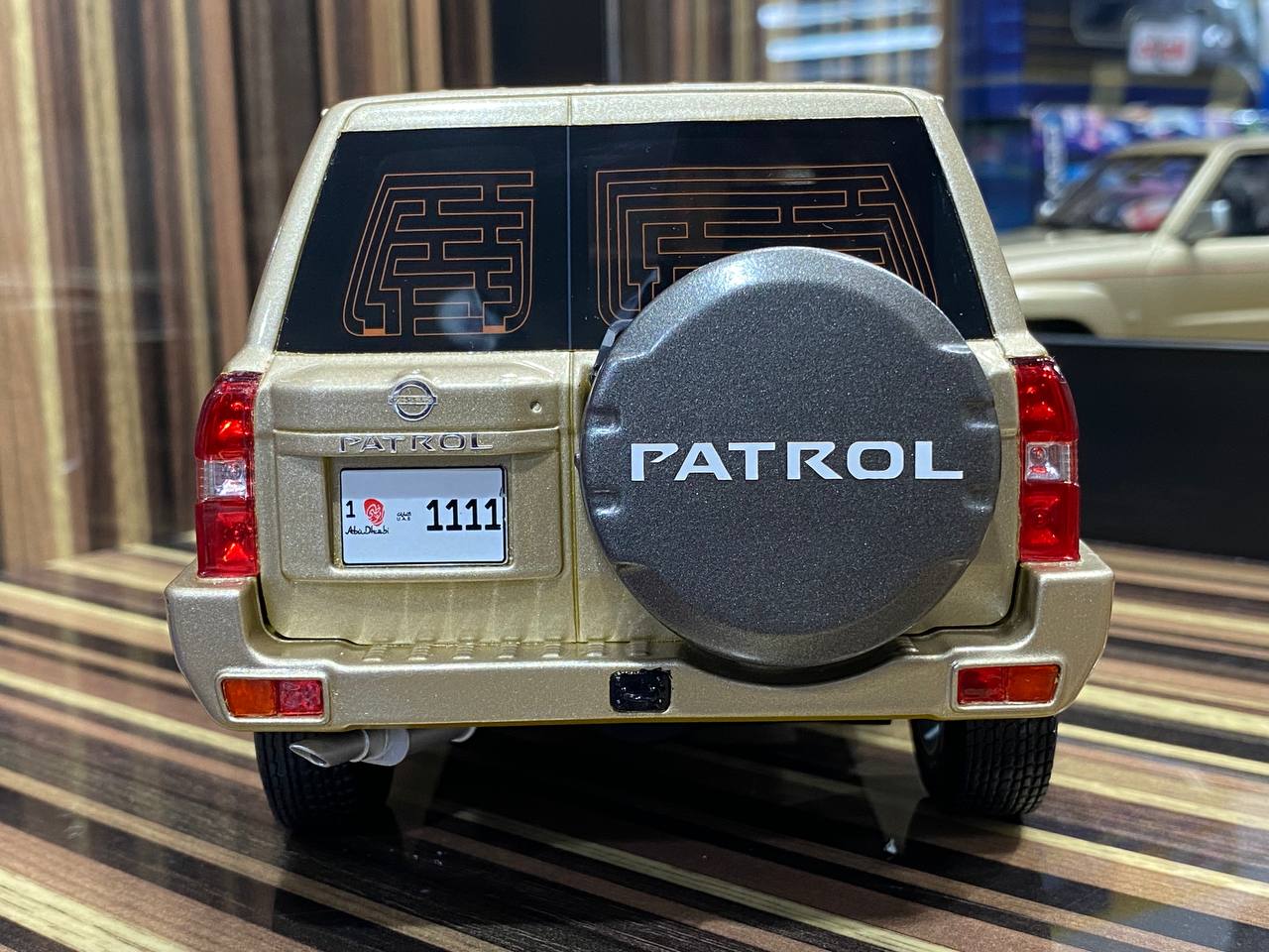 1/18 Diecast Nissan Patrol Safari Y61 IVY Models Scale Model Car