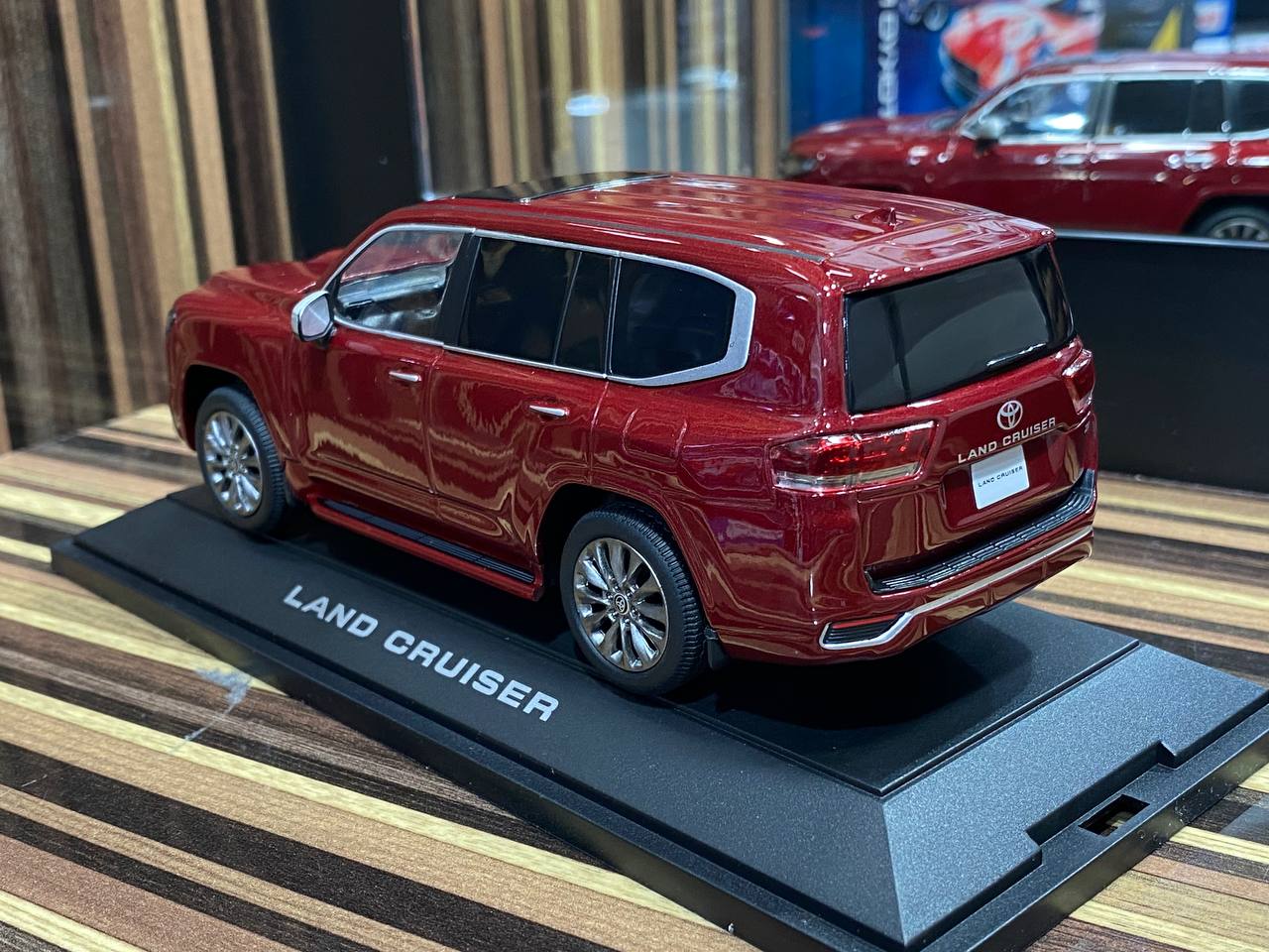 Toyota Land Cruiser 300