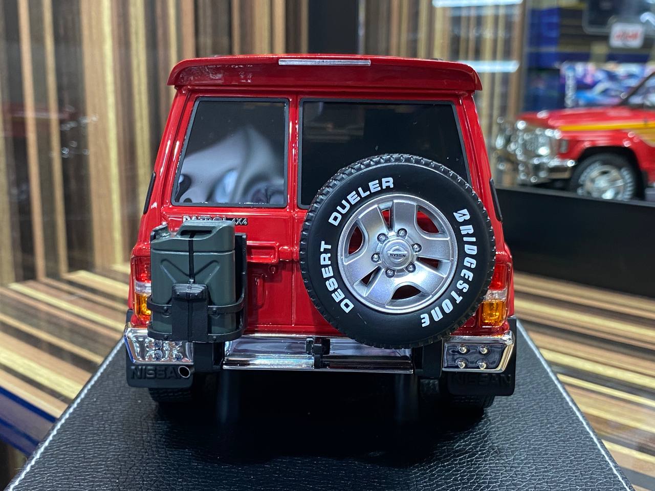 1/18 Diecast Nissan Patrol Super Safari Y60 IVY Models Scale Model Car
