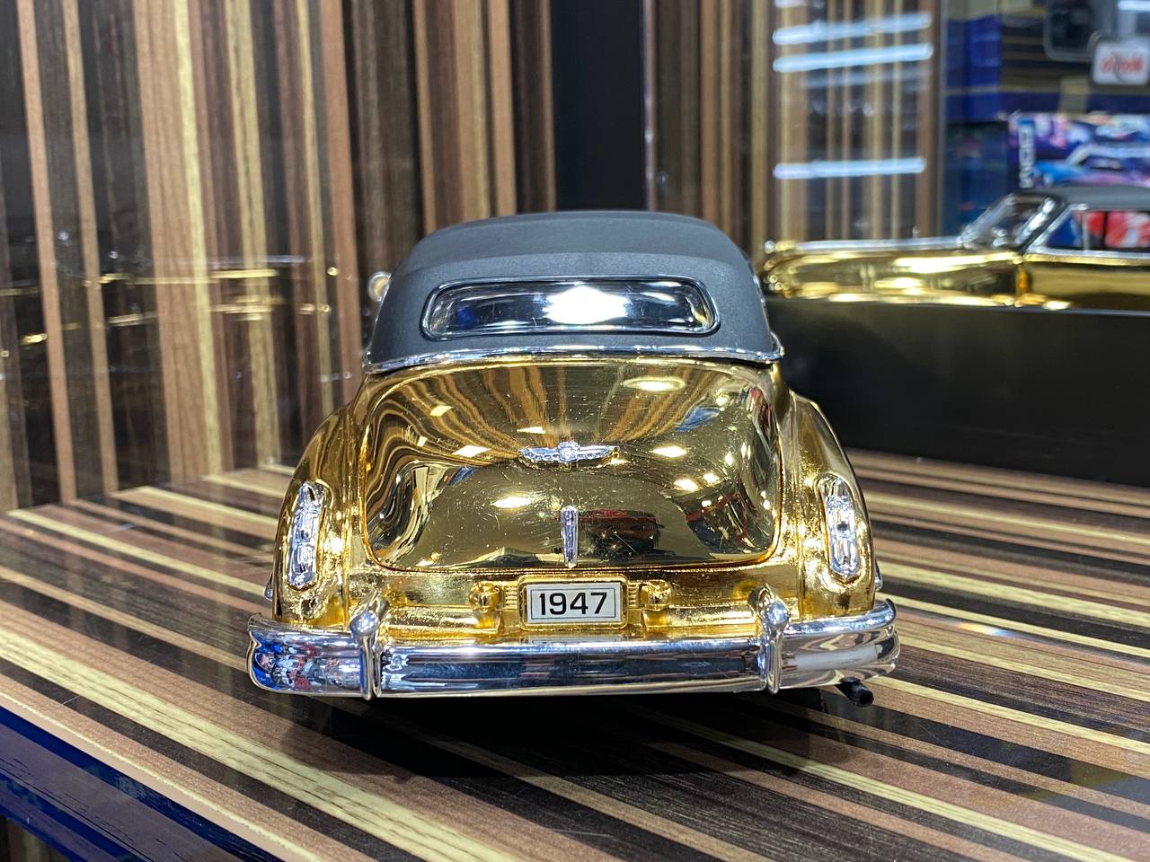1/18 Diecast Miniature Cadillac 47 Series 62 Anson Gold Scale Model Car