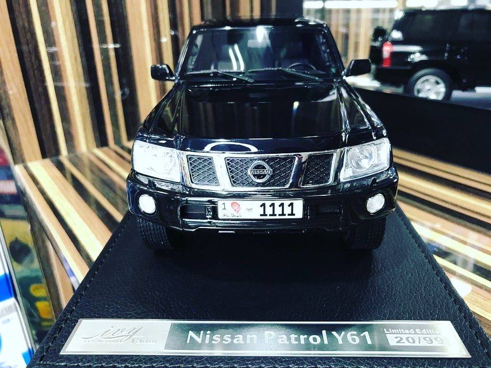 1:18 Nissan Patrol Safari Black IVY Models Scale Model Car