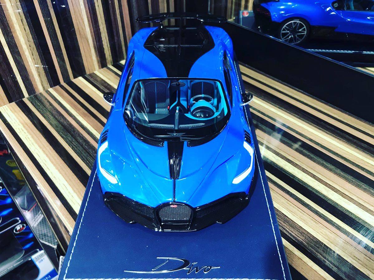 1/18 Resin Bugatti Divo Blue by MR Collection
